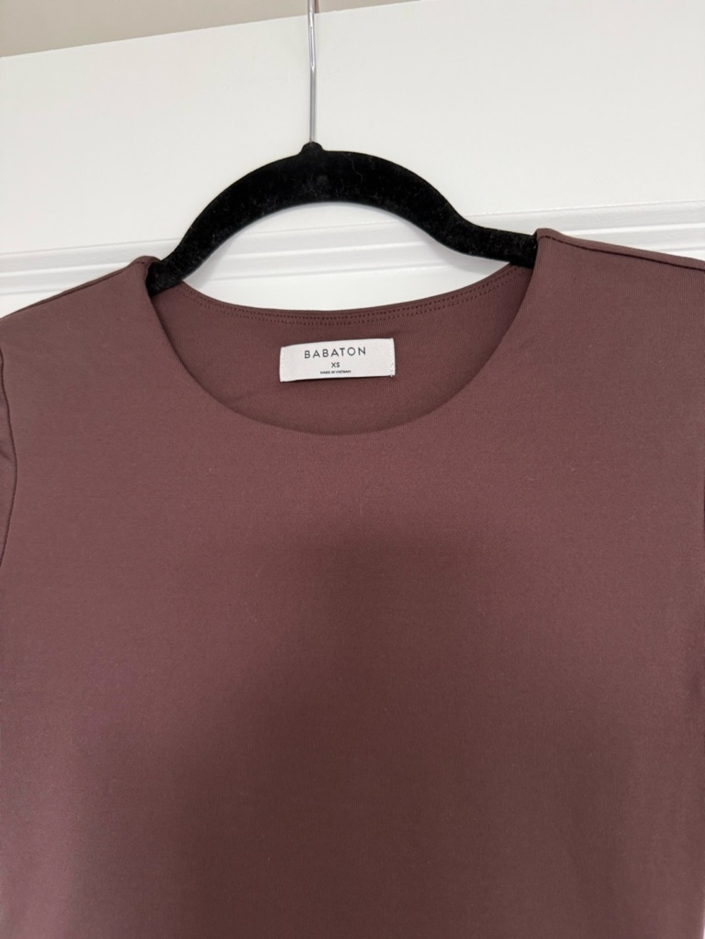 Aritzia Babaton Contour Short Sleeve Vivacity Bodysuit in Brown size XS - Picture 5 of 8